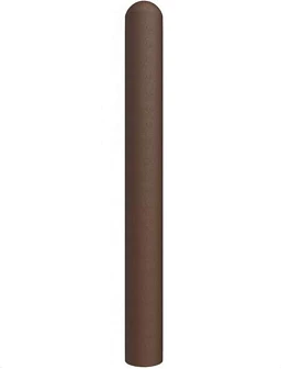 Potelet à tête demi-sphère, en matière recyclée de couleur marron, Ø 15 cm, hauteur totale 150 cm, hauteur hors-sol 110 cm.