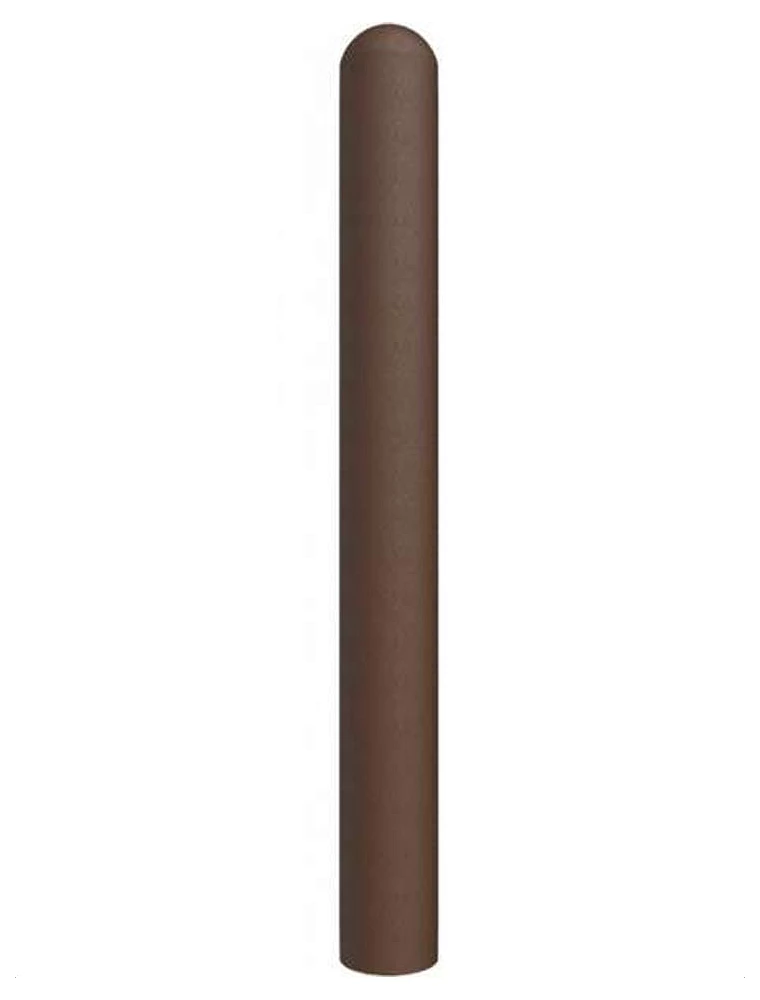 Potelet à tête demi-sphère, en matière recyclée de couleur marron, Ø 15 cm, hauteur totale 150 cm, hauteur hors-sol 110 cm.