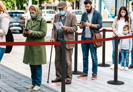 Comment installer des poteaux de guidage pour optimiser les flux piétons