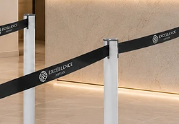 Personnalisation poteaux de guidage : logo, sangle, couleur